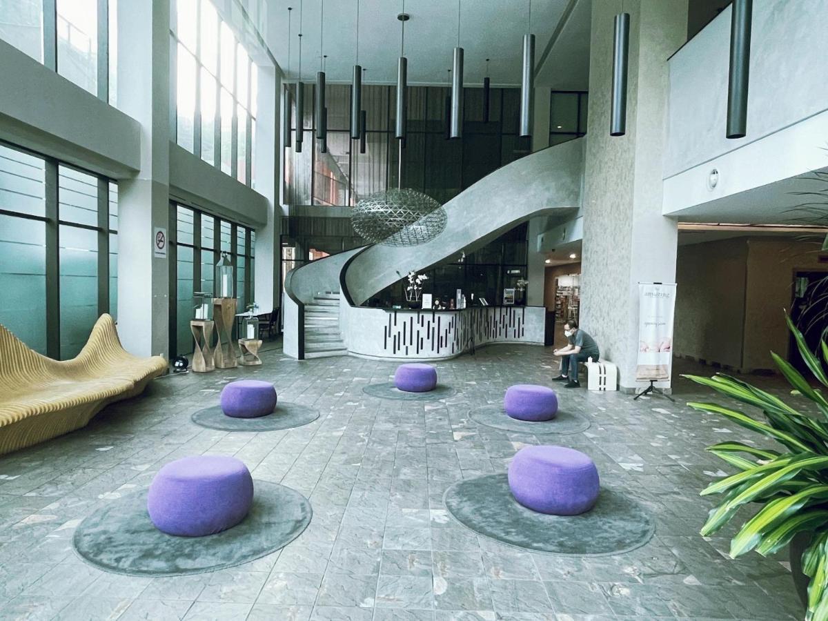 Q Damansara By Trillionz Hotel Petaling Jaya Exterior foto